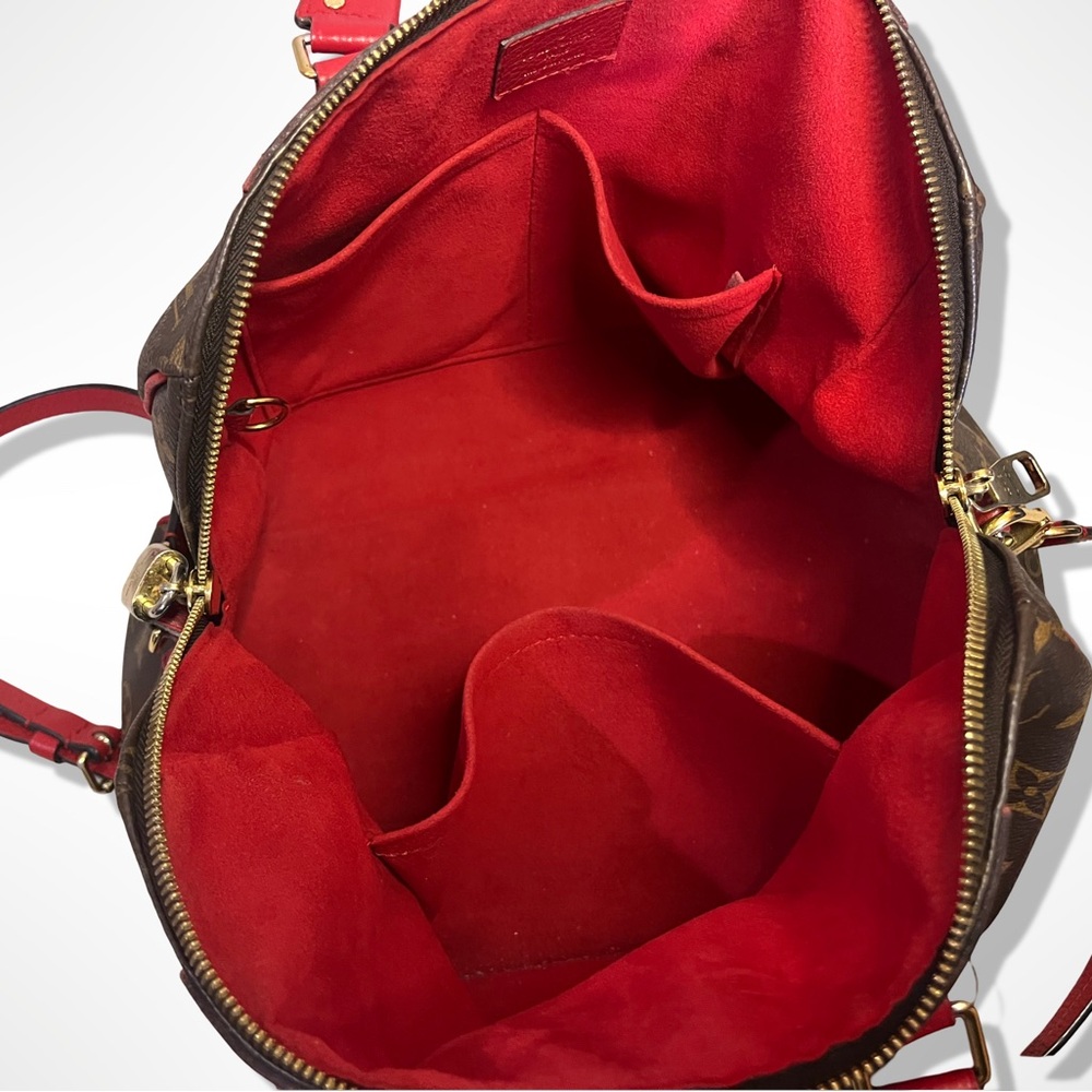 Louis Vuitton Monogram Shoulder Bag in Brown and Red - Picture 5 of 7